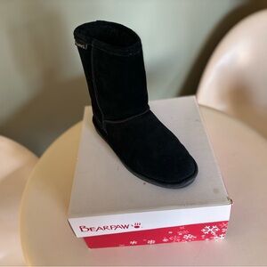 NEW Bearpaw kids boots with box, black size 4